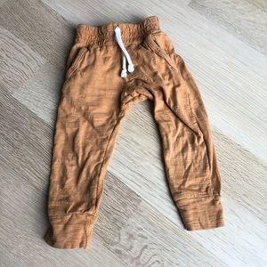 Childhoods jersey jogger in toffee. GUC. 2t